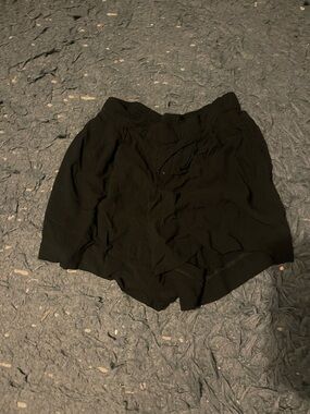 Women’s Black Elastic Waist Casual Shorts H&M size 4